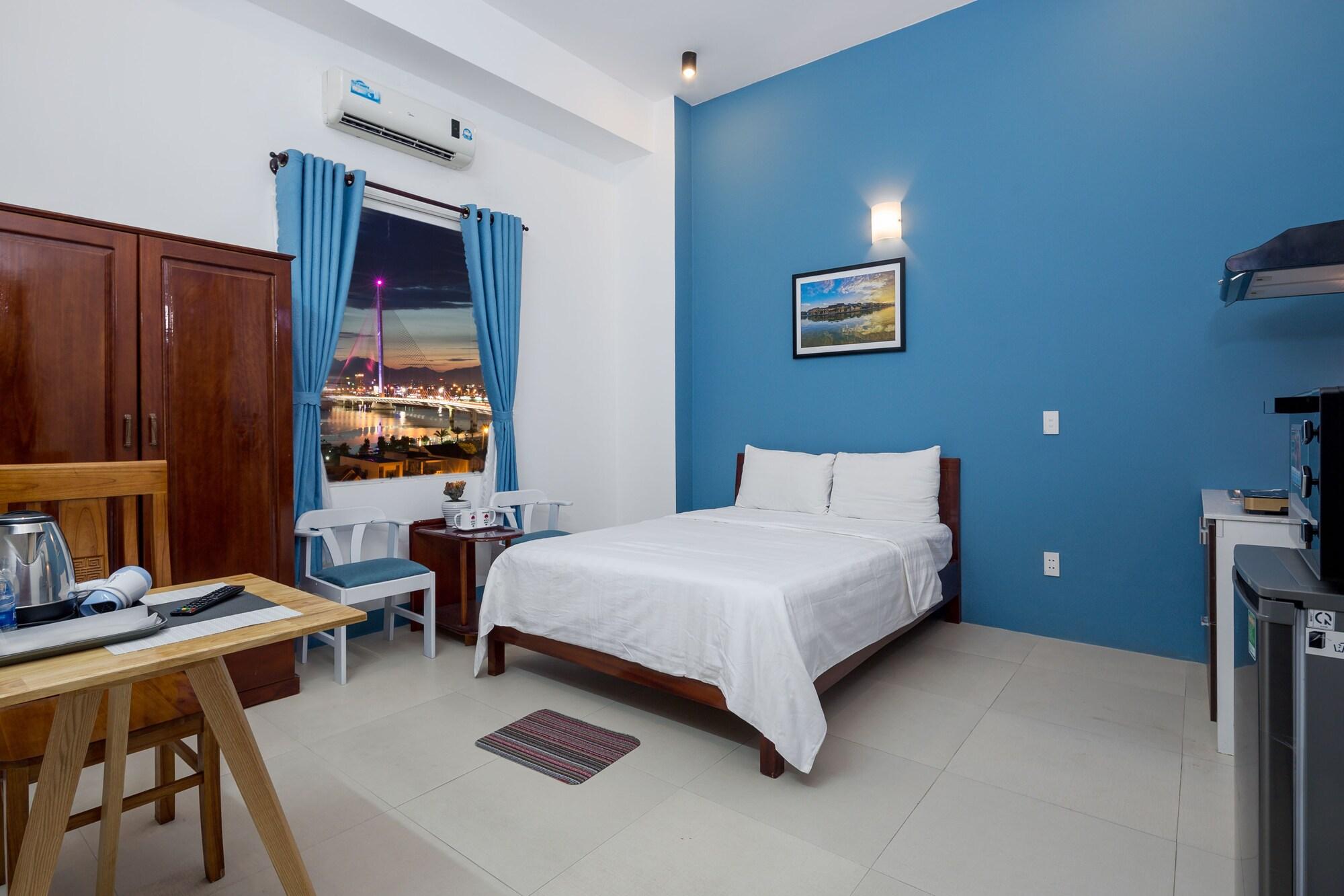 Cali Night Hotel Da Nang Bagian luar foto