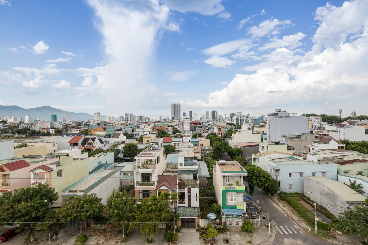 Cali Night Hotel Da Nang Bagian luar foto