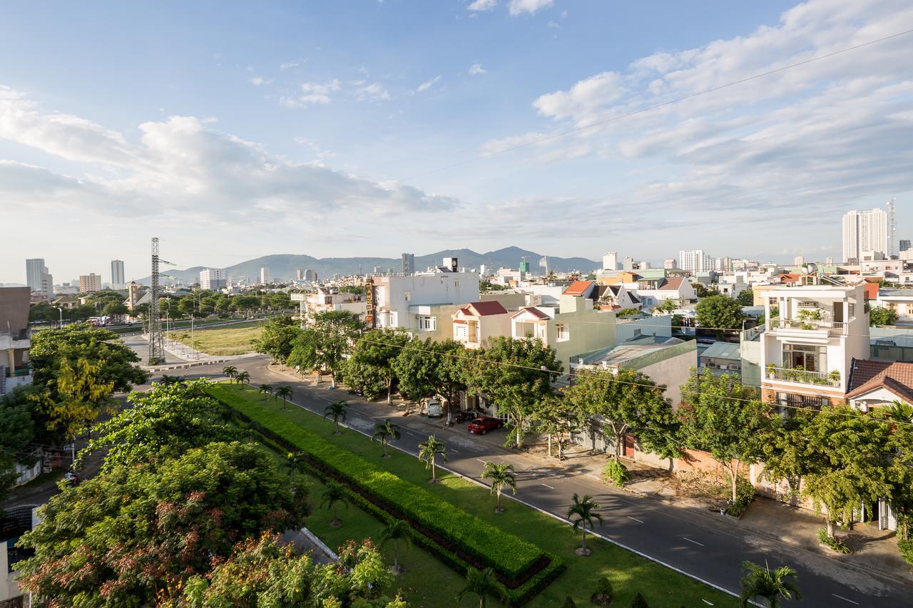Cali Night Hotel Da Nang Bagian luar foto