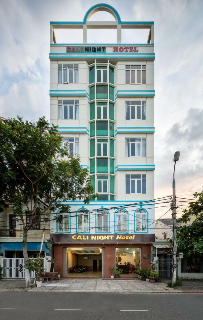 Cali Night Hotel Da Nang Bagian luar foto